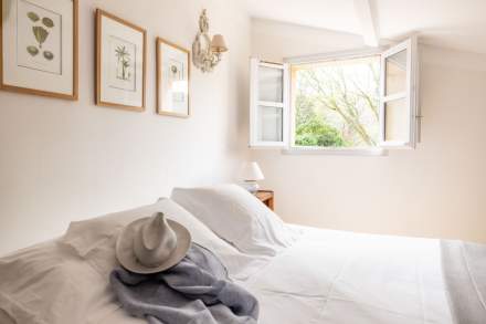 Hostellerie de l’Abbaye de la Celle - Hôtel 5 étoiles Var - Chambre Supérieure Eliette Bourasu